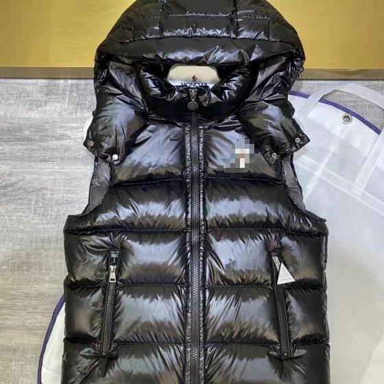 M0clerK vest (with NFC)