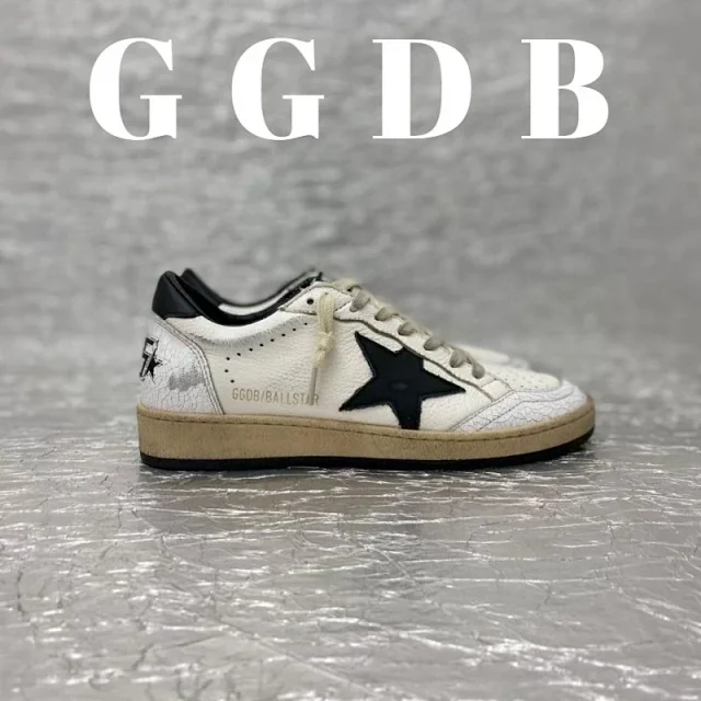 Golden Goose Sneakers Superstar distressed star product detail image 4