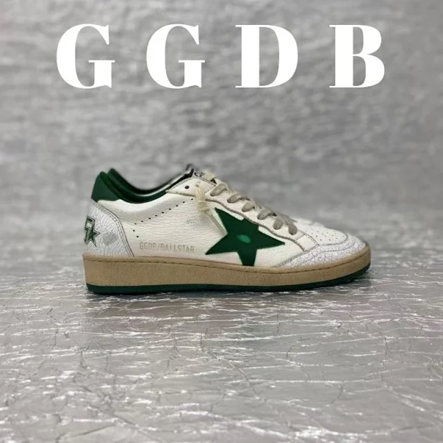 Golden Goose Sneakers Superstar distressed star product detail image 5
