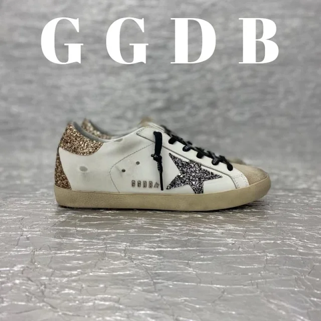 Golden Goose Sneakers Superstar distressed star product detail image 25