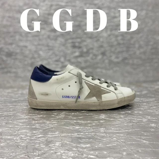 Golden Goose Sneakers Superstar distressed star product detail image 3
