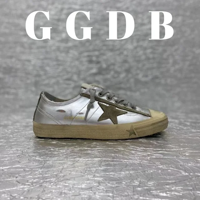 Golden Goose Sneakers Superstar distressed star product detail image 18