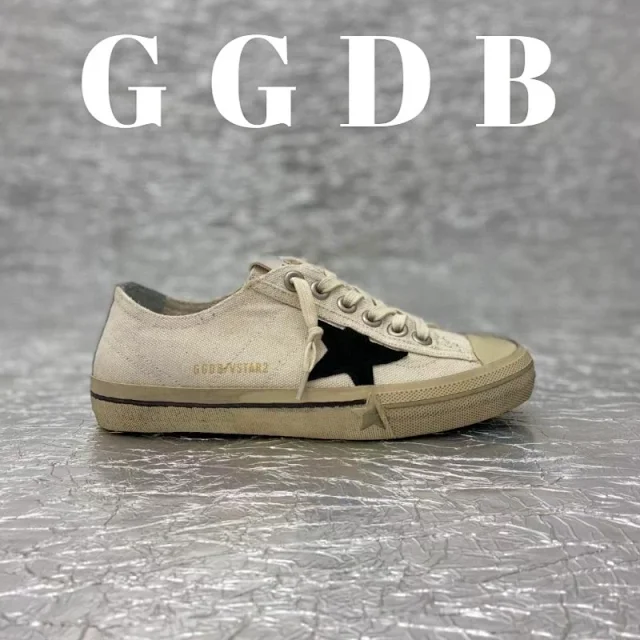 Golden Goose Sneakers Superstar distressed star product detail image 16