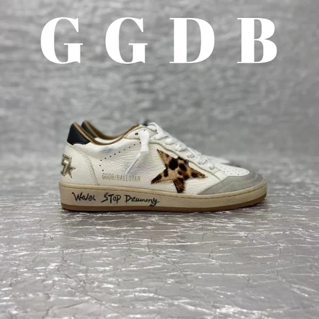 Golden Goose Sneakers Superstar distressed star product detail image 11