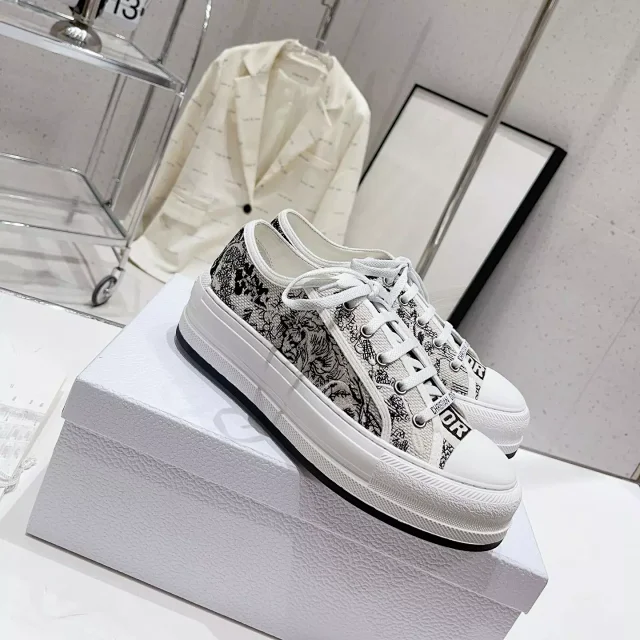 Dior Sneakers Walk'n'Dior low-top canvas product detail image 15
