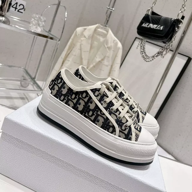 Dior Sneakers Walk'n'Dior low-top canvas product detail image 4