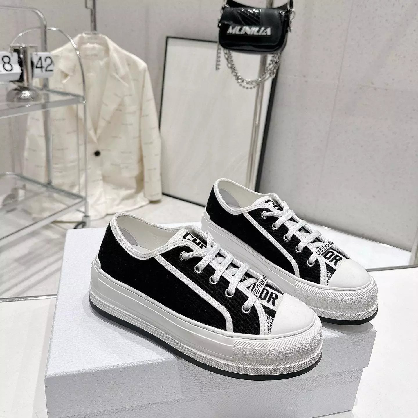 Dior Sneakers Walk'n'Dior low-top canvas — 18