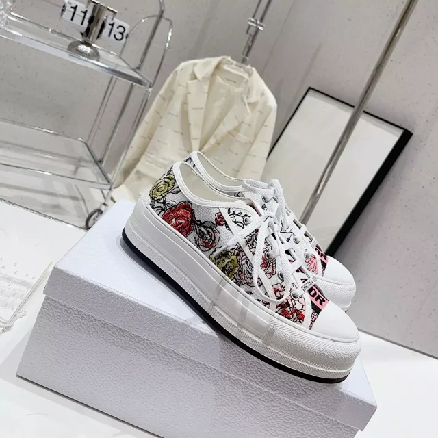 Dior Sneakers Walk'n'Dior low-top canvas product detail image 14