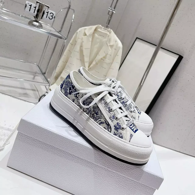 Dior Sneakers Walk'n'Dior low-top canvas product detail image 12