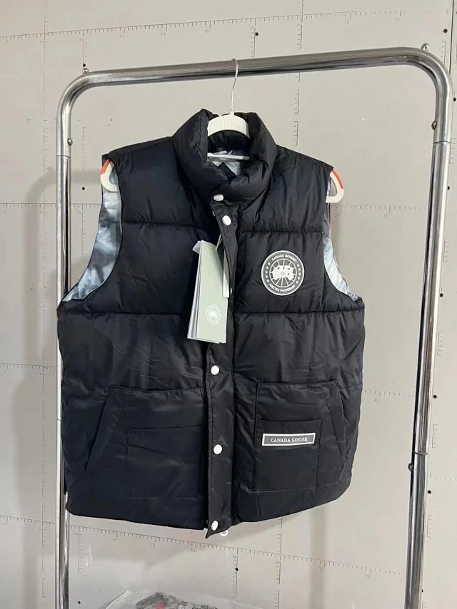 Champion Graffiti Knit Jacket - White and Black