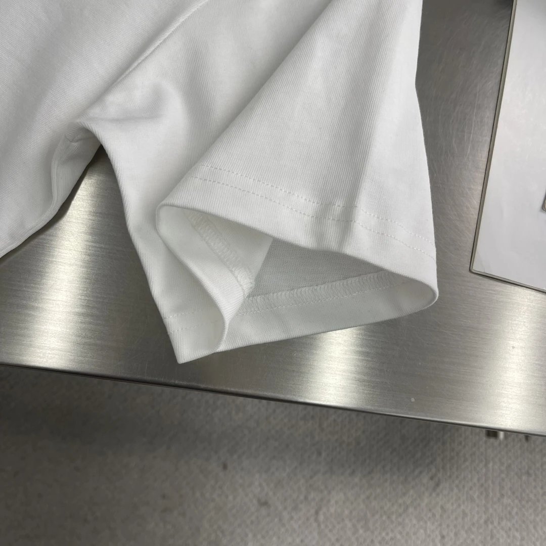 Reverse letter graffiti short-sleeved T-shirt