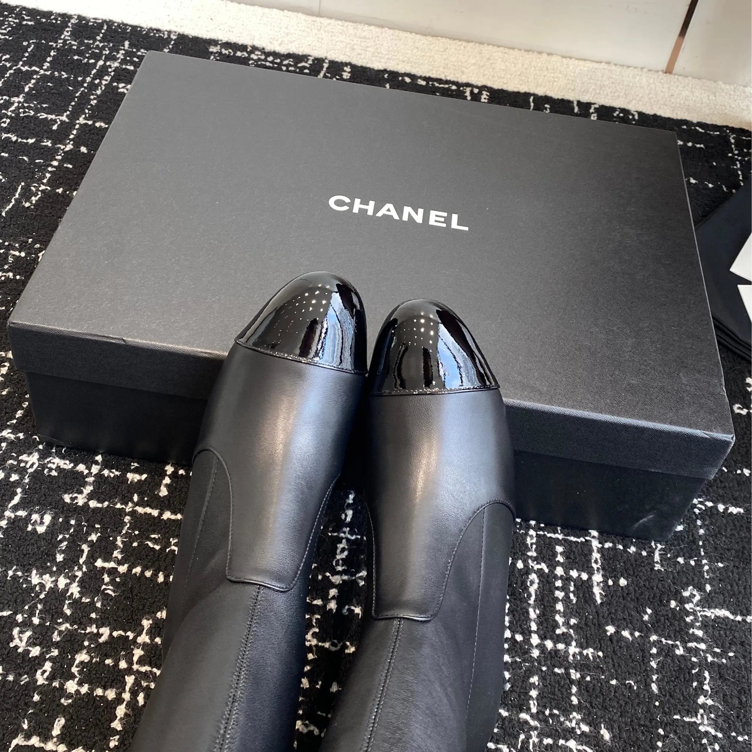 CH@NEL Big pearl heel elastic ankle boots
