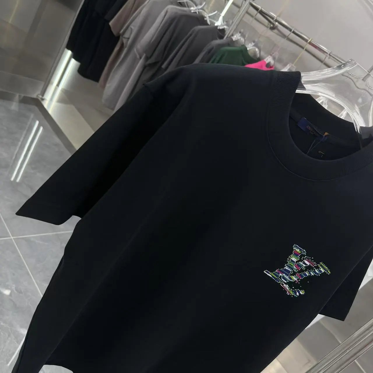 Unisex loose-fitting round-neck short-sleeved shirt