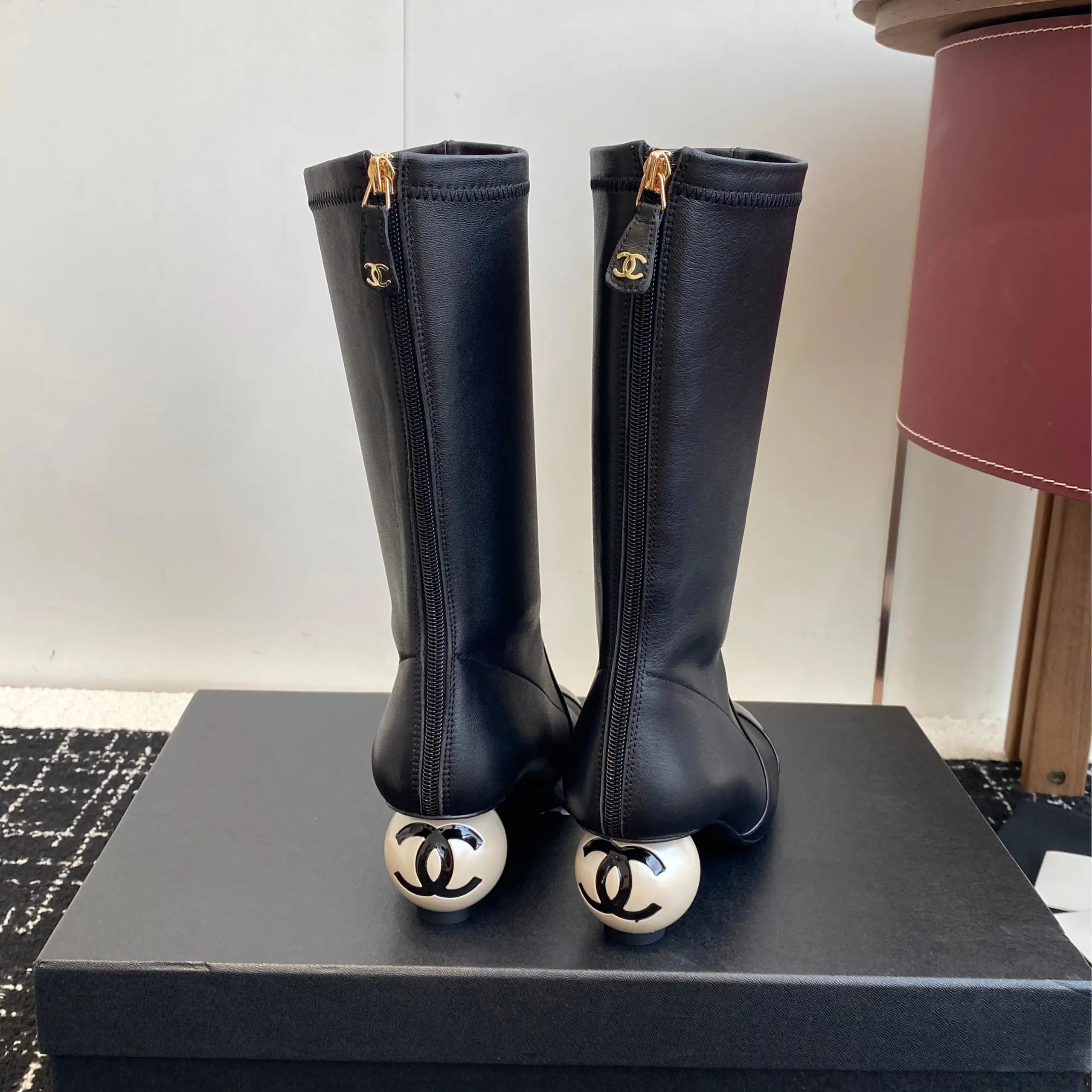 CH@NEL Big pearl heel elastic ankle boots