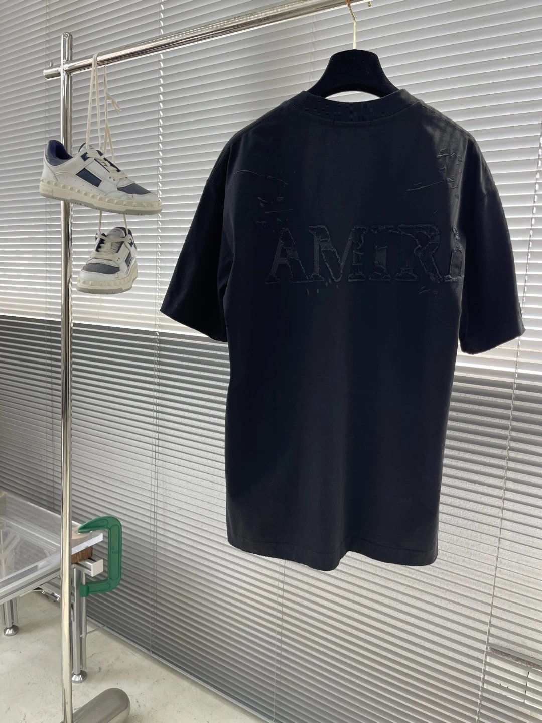 New washed short-sleeved ripped T-shirt