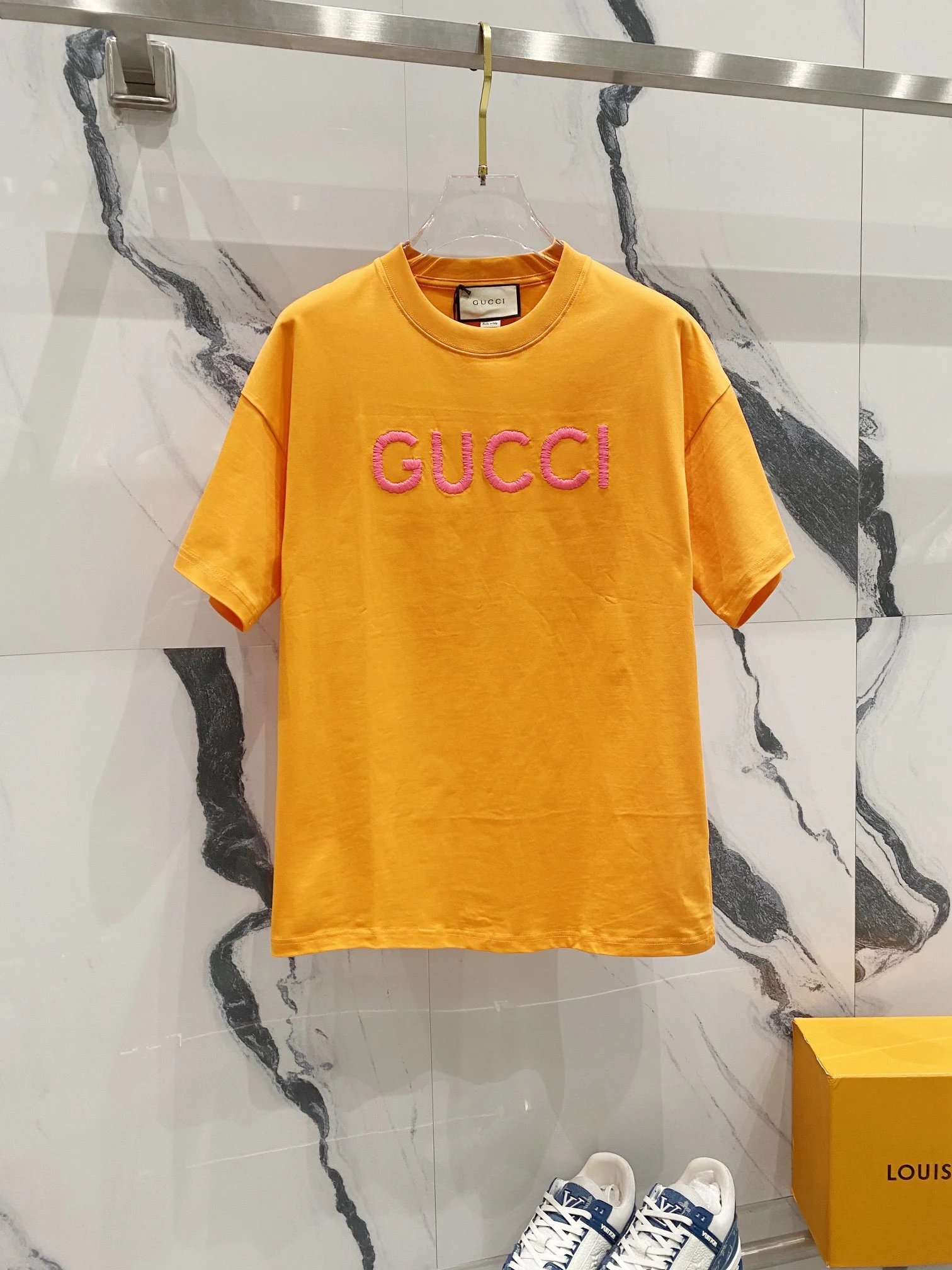 Retro pink letter embroidered round neck short-sleeved T-shirt