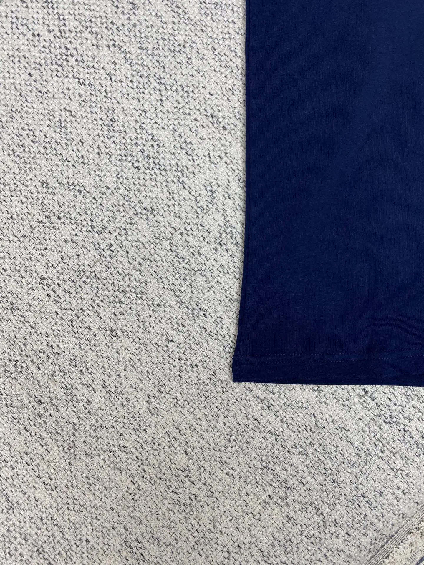 Mount Fuji cherry blossom lettering embroidered T-shirt