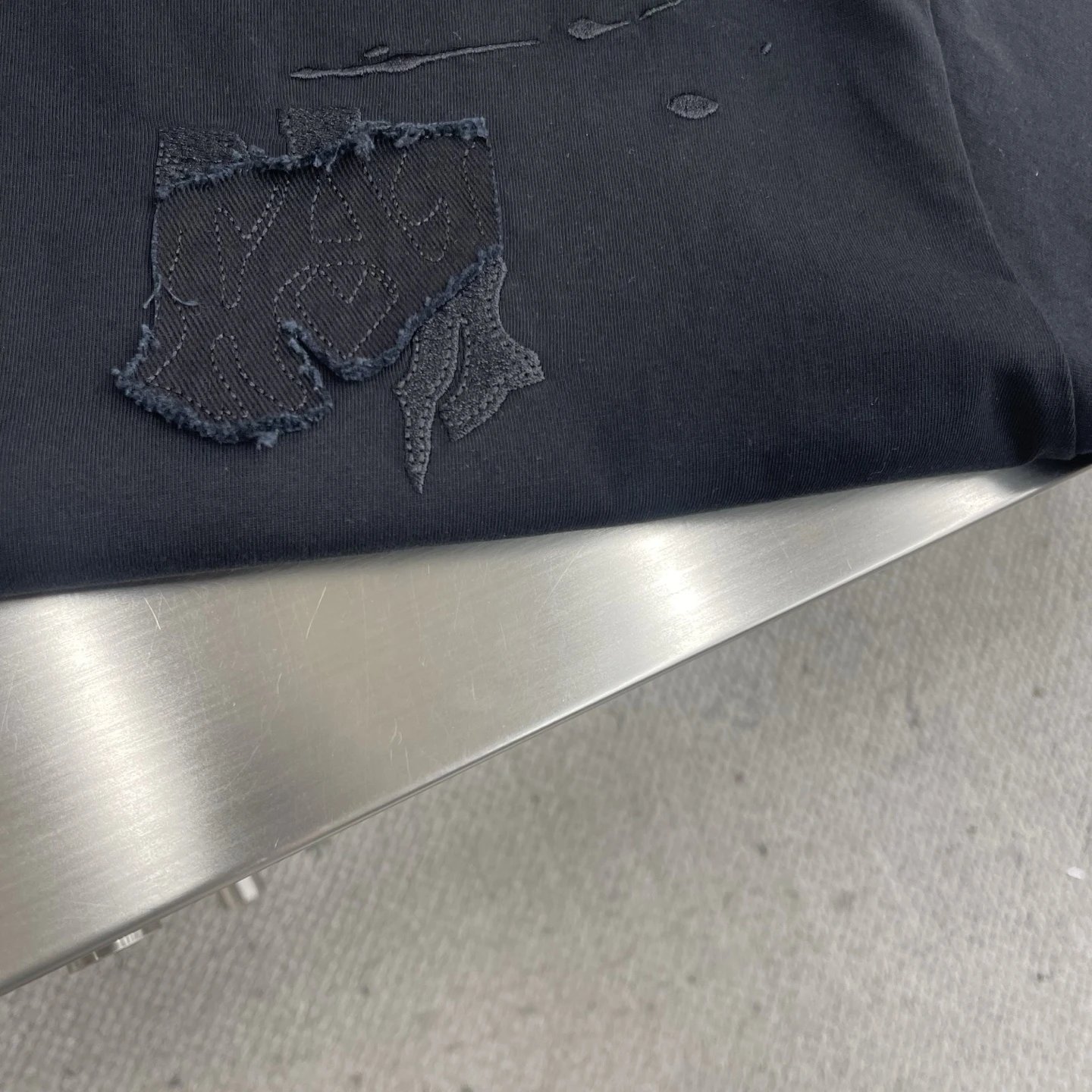 New washed short-sleeved ripped T-shirt