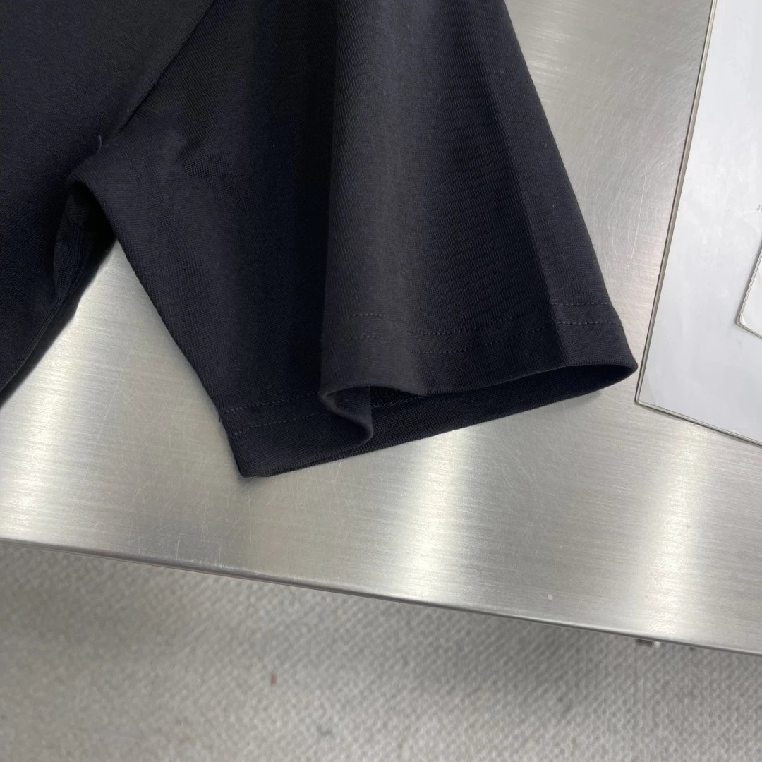 Reverse letter graffiti short-sleeved T-shirt