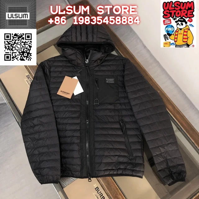 Burberry Down Jackets Hooded quilted jacket with check lining product detail image 13