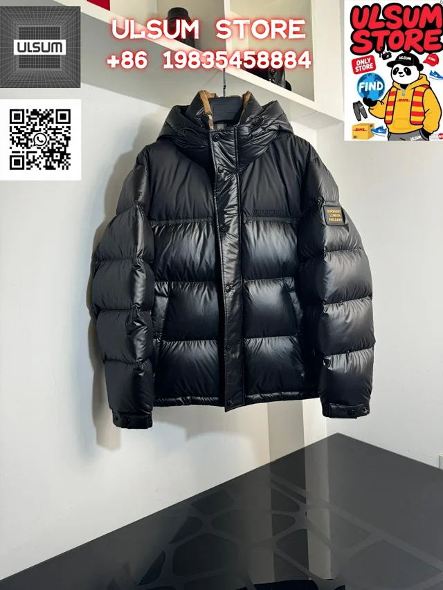Burberry Down Jackets Hooded quilted jacket with check lining product detail image 37