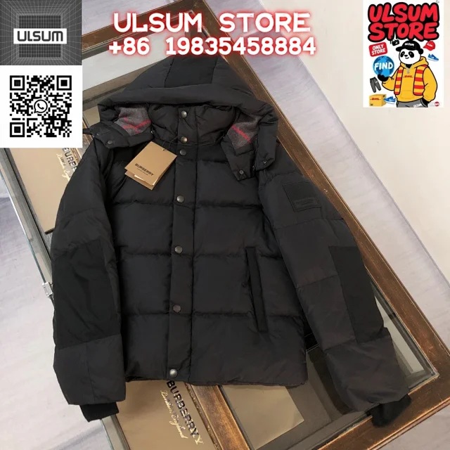 Burberry Down Jackets Hooded quilted jacket with check lining product detail image 14