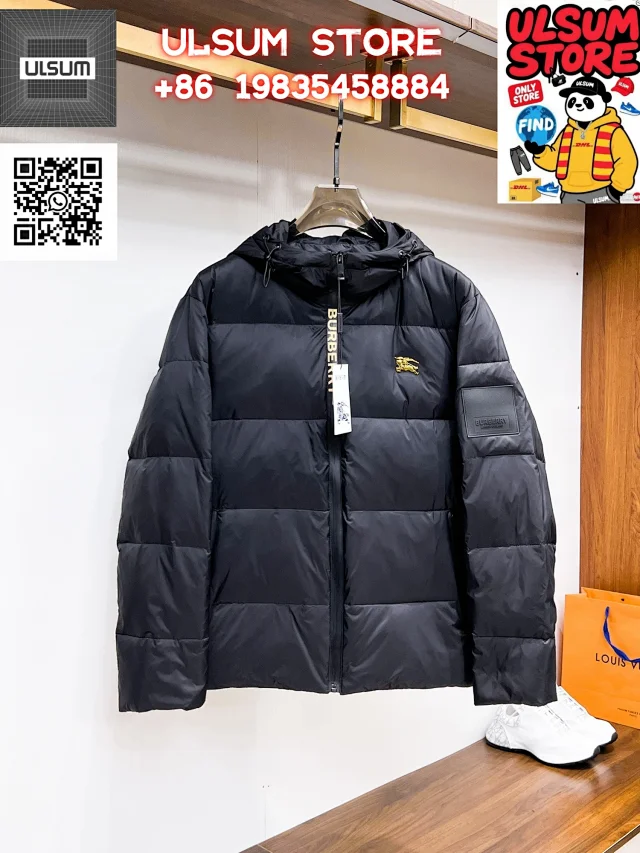 Burberry Down Jackets Hooded quilted jacket with check lining product detail image 38