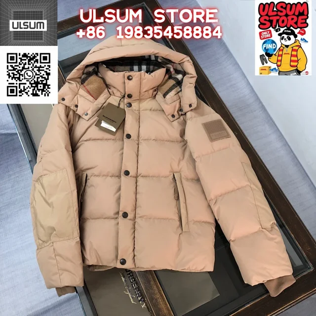 Burberry Down Jackets Hooded quilted jacket with check lining product detail image 16