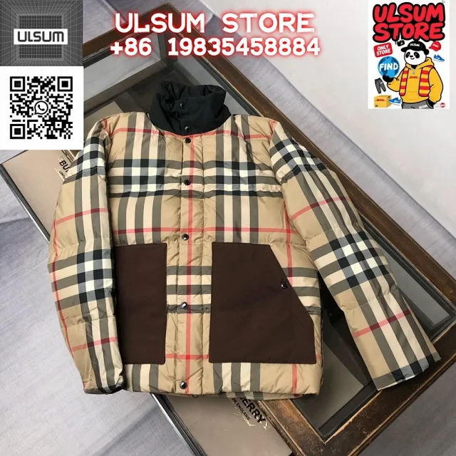 Burberry Down Jackets Hooded quilted jacket with check lining product detail image 18