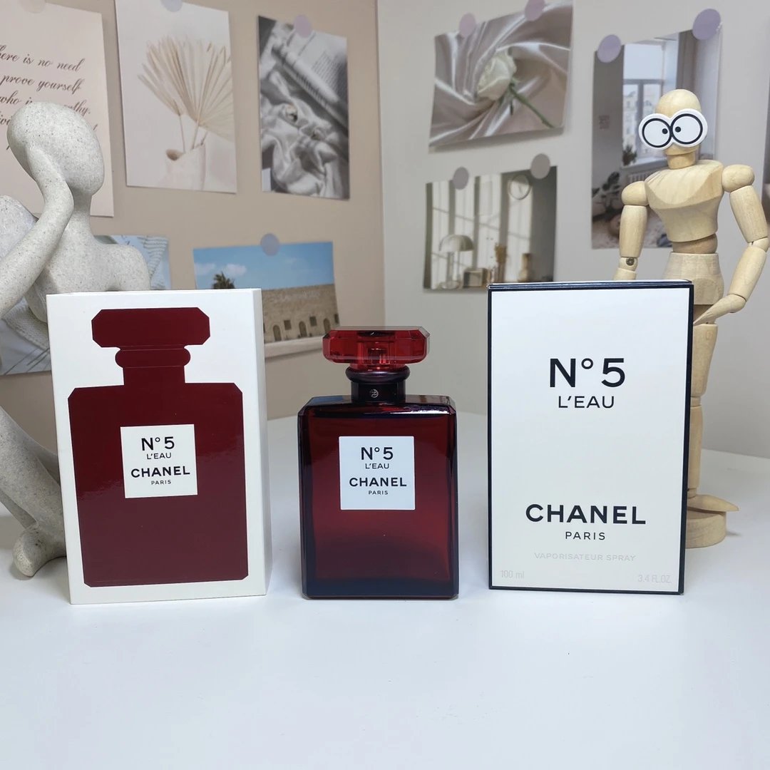 18 Light Fragrance Red No.5 Water Christmas Limited Edition 100ml