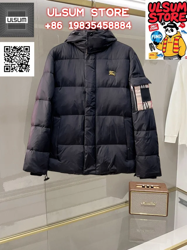 Burberry Down Jackets Hooded quilted jacket with check lining product detail image 39