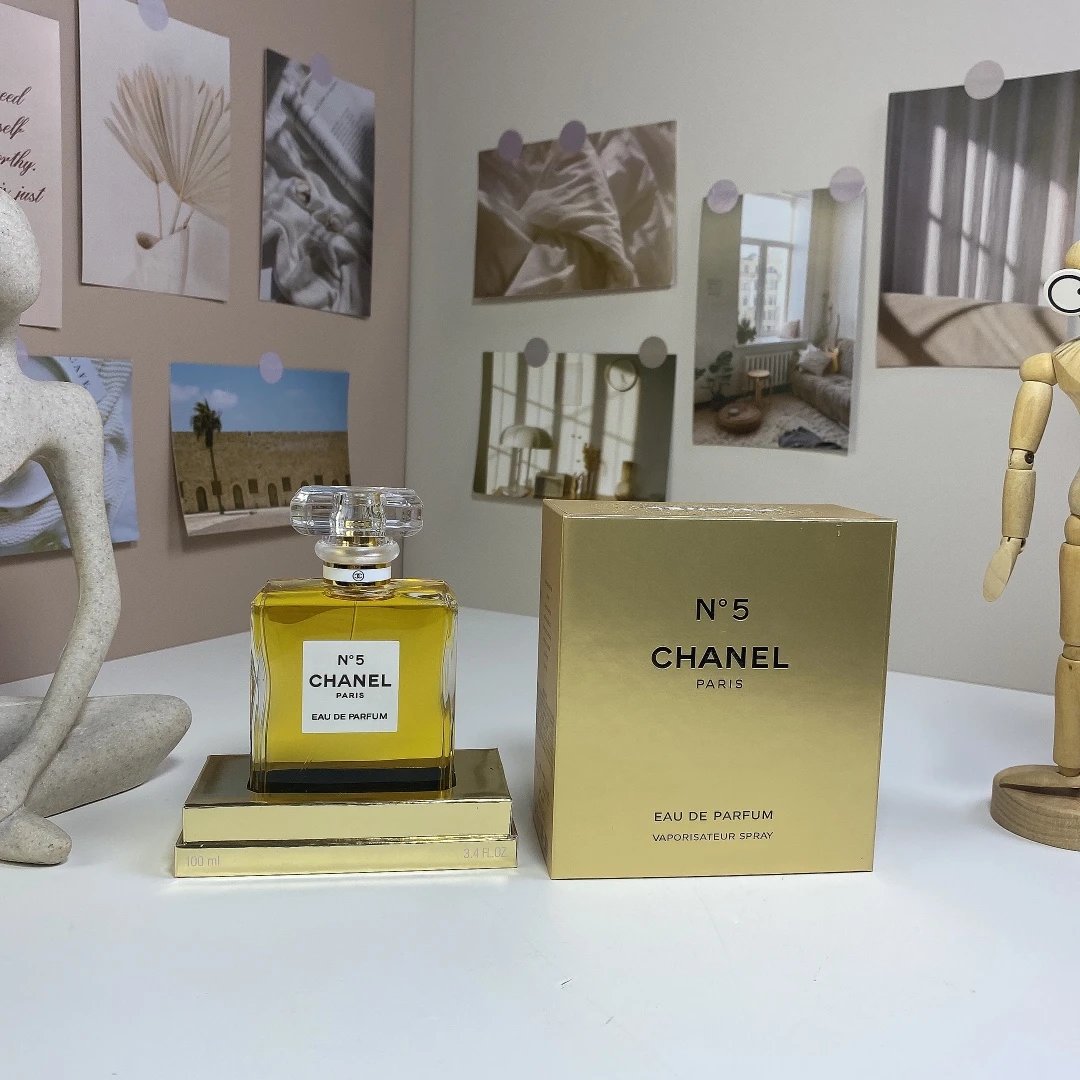 Chanel No.5 Eau de Parfum Gold Bottle Perfume - 1