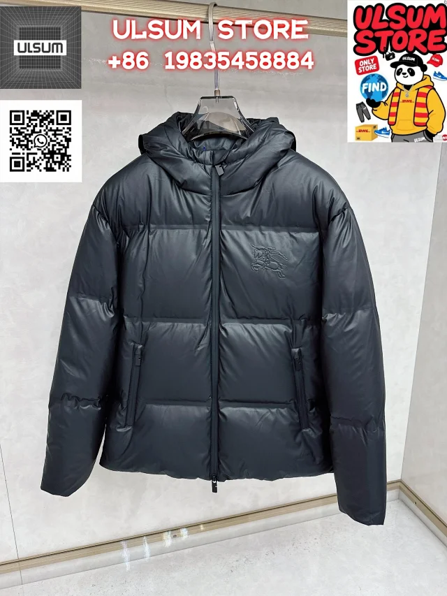 Burberry Down Jackets Hooded quilted jacket with check lining product detail image 28