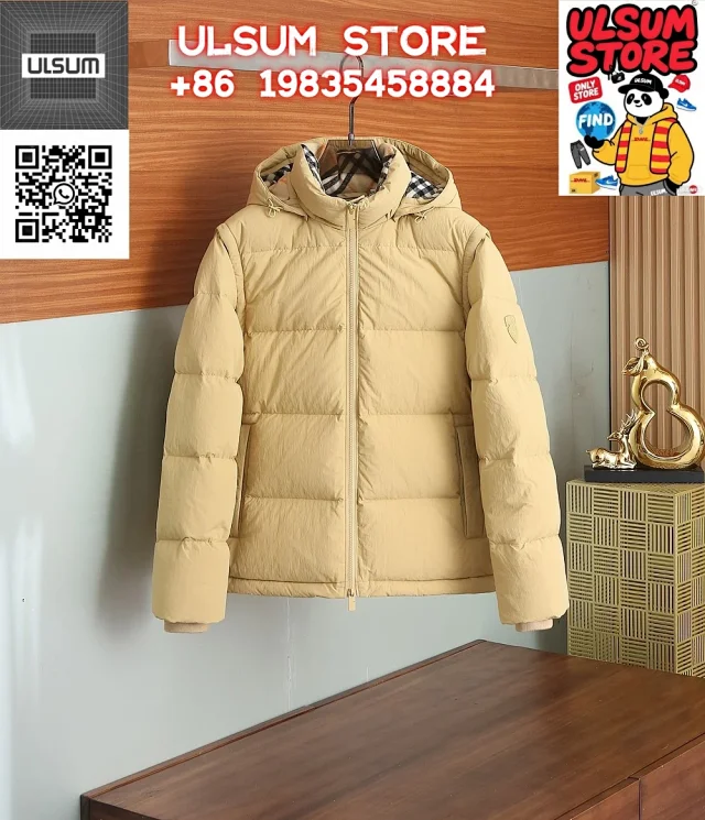 Burberry Down Jackets Hooded quilted jacket with check lining product detail image 9