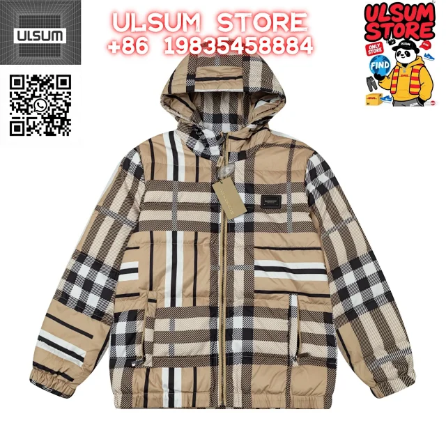 Burberry Down Jackets Hooded quilted jacket with check lining product detail image 31