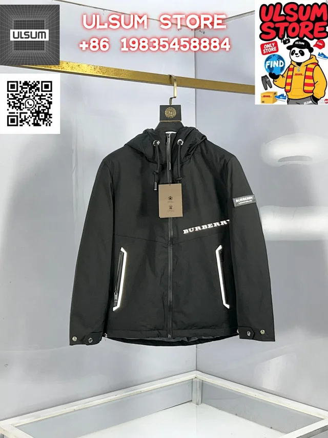 Burberry Down Jackets Hooded quilted jacket with check lining product detail image 41