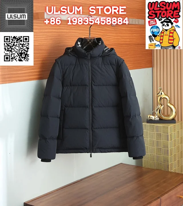 Burberry Down Jackets Hooded quilted jacket with check lining product detail image 12