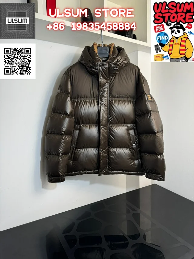 Burberry Down Jackets Hooded quilted jacket with check lining product detail image 36