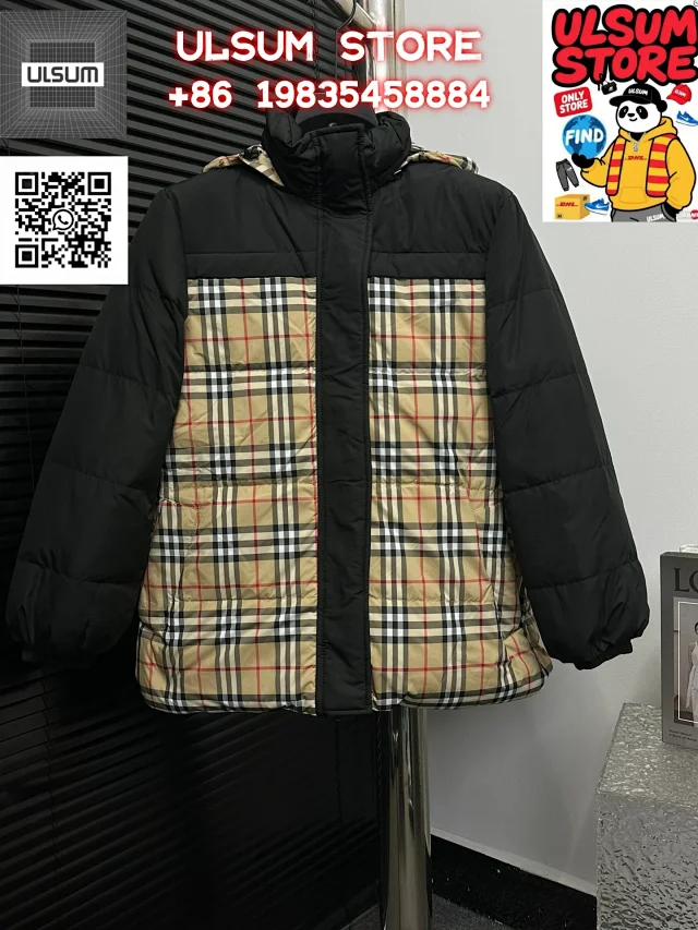 Burberry Down Jackets Hooded quilted jacket with check lining product detail image 30