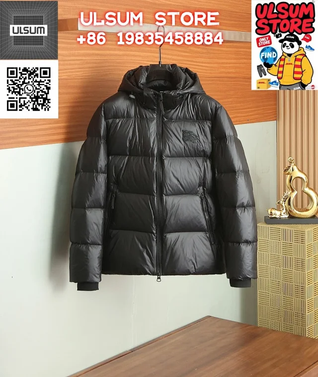 Burberry Down Jackets Hooded quilted jacket with check lining product detail image 5