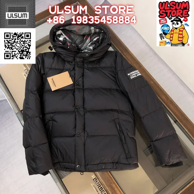 Burberry Down Jackets Hooded quilted jacket with check lining product detail image 25