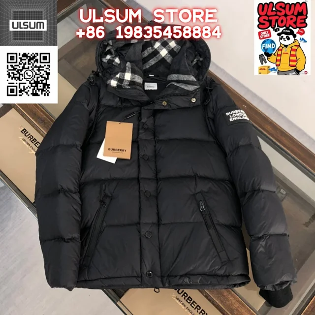 Burberry Down Jackets Hooded quilted jacket with check lining product detail image 23