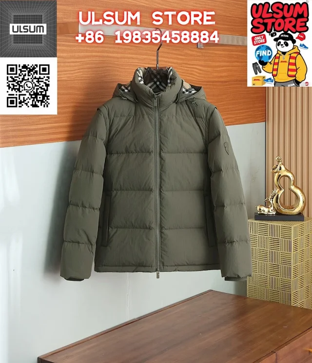 Burberry Down Jackets Hooded quilted jacket with check lining product detail image 10