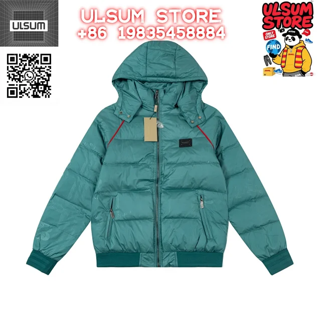Burberry Down Jackets Hooded quilted jacket with check lining product detail image 34
