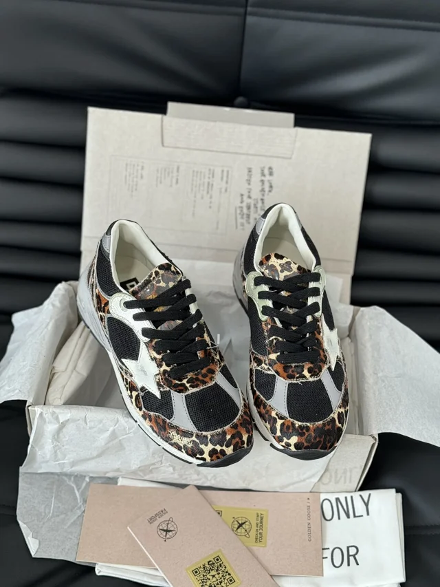 Golden Goose Sneakers Dad-Star chunky star product detail image 67