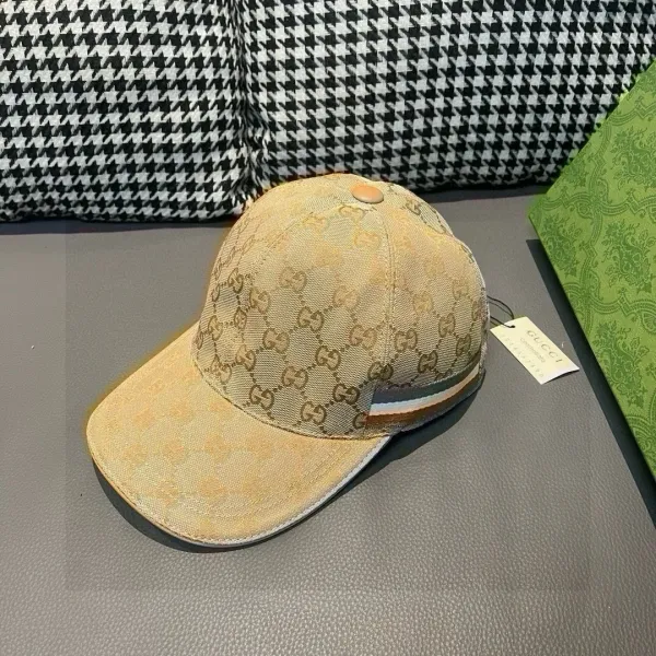 Gucci GG Supreme Baseball Cap Beige - 1