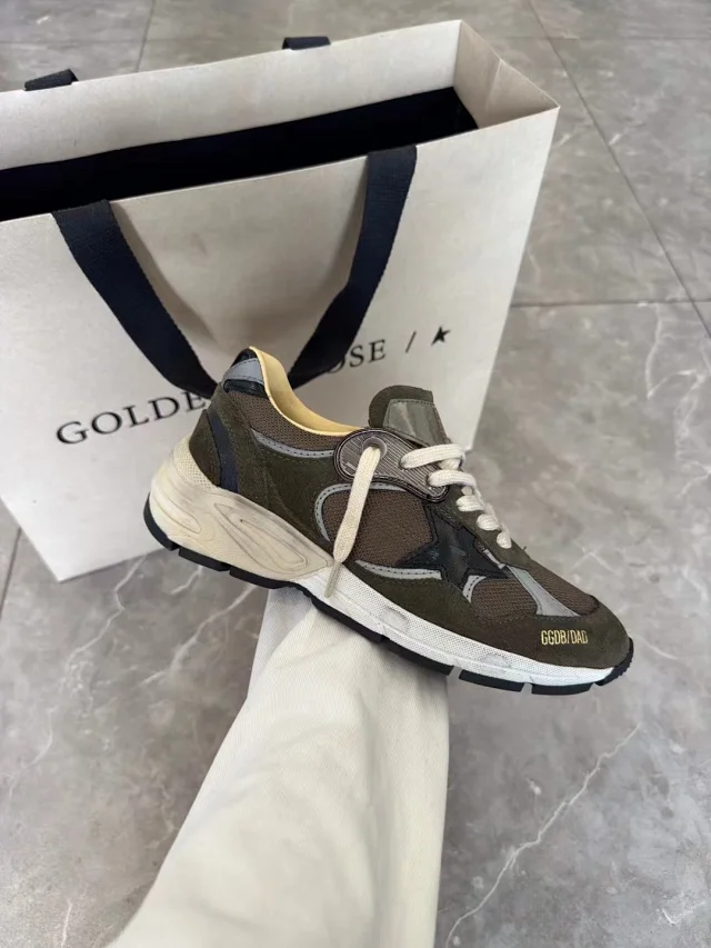 Golden Goose Sneakers Dad-Star chunky star product detail image 1