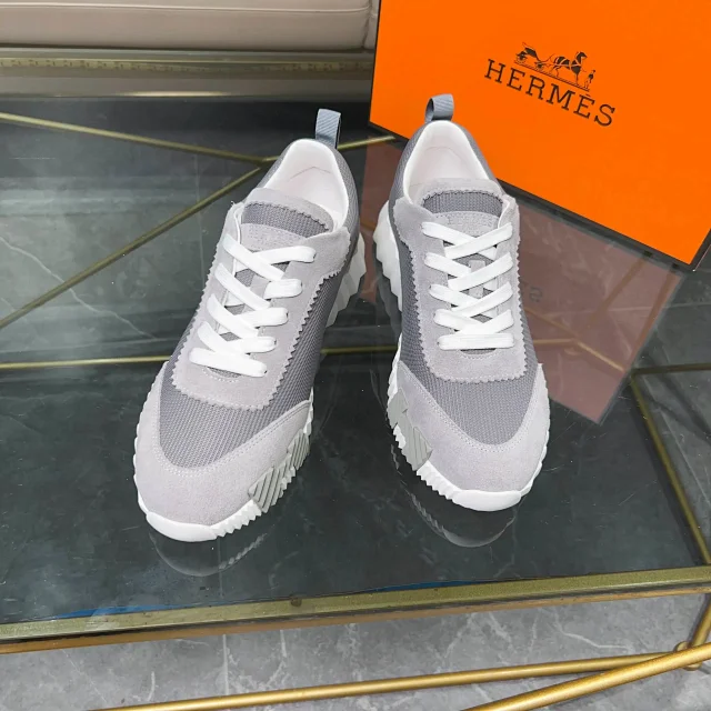 Hermès Sneakers Lace-Up with Serrated Soles and Contrast Heel Inserts product detail image 22