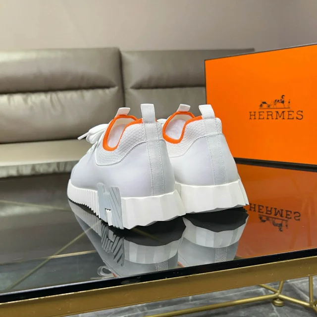 Hermès Sneakers Lace-Up with Serrated Soles and Contrast Heel Inserts product detail image 12