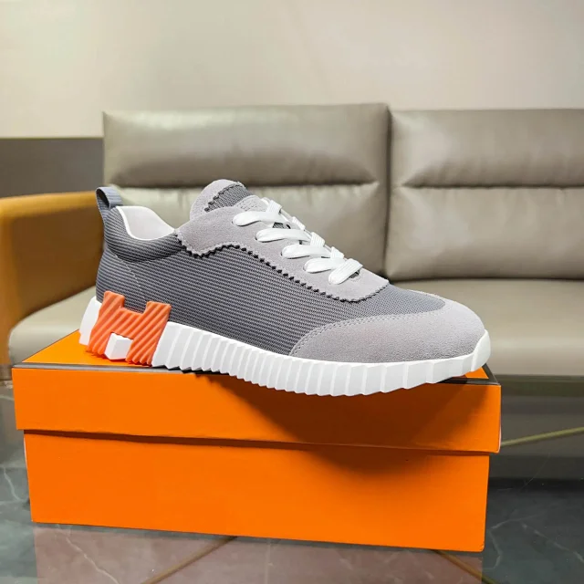 Hermès Sneakers Lace-Up with Serrated Soles and Contrast Heel Inserts product detail image 25